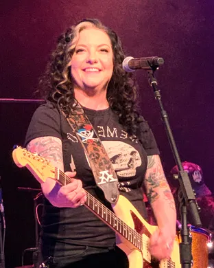 Ashley McBryde Roanoke